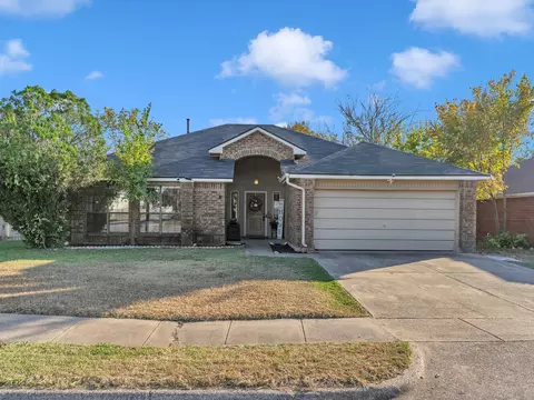 6648 Hightower Dr, Watauga, TX 76148