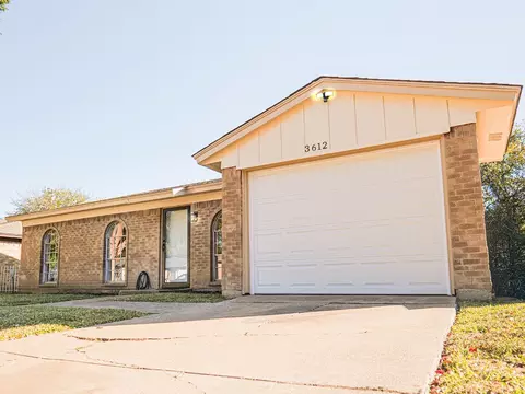 3612 Arnold Dr, Fort Worth, TX 76140