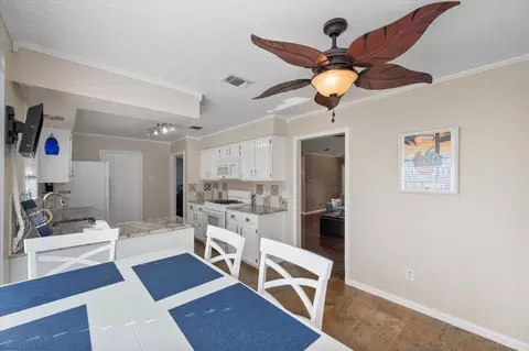 Dining - 705 Dickey Dr, Euless, TX 76040 photo 6 of 7