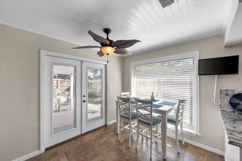 Dining - 705 Dickey Dr, Euless, TX 76040 photo 5 of 7