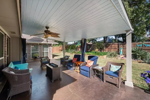 Exterior - 705 Dickey Dr, Euless, TX 76040 photo 5 of 7
