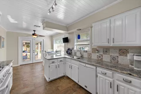 Kitchen - 705 Dickey Dr, Euless, TX 76040 photo 1 of 5