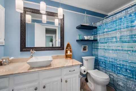 Bath - 705 Dickey Dr, Euless, TX 76040 photo 4 of 4