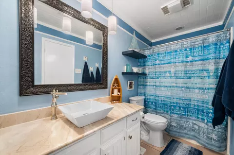 Bath - 705 Dickey Dr, Euless, TX 76040 photo 3 of 4