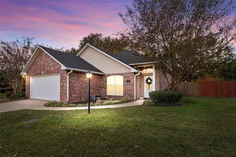 9818 Sonnet Ln, Shreveport, LA 71115