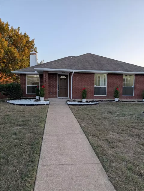 1310 Rosewood Ln, Lancaster, TX 75146