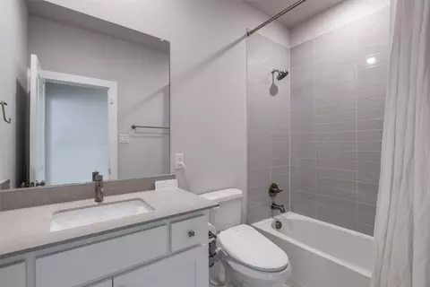 Bath - 8003 Splitbeard Rd, Frisco, TX 75035 photo 5 of 5