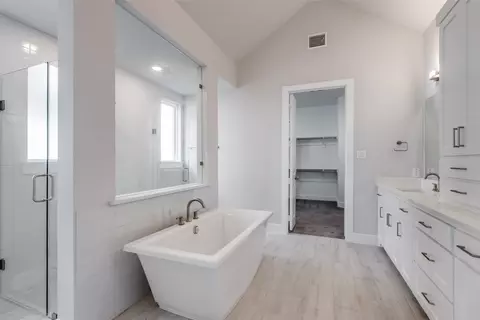Bath - 8003 Splitbeard Rd, Frisco, TX 75035 photo 3 of 5