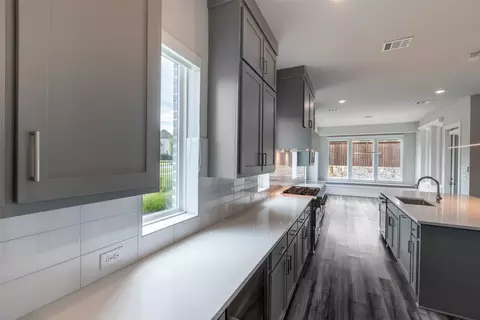 Kitchen - 8003 Splitbeard Rd, Frisco, TX 75035 photo 4 of 4