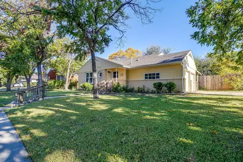 3973 W Spurgeon St, Fort Worth, TX 76133