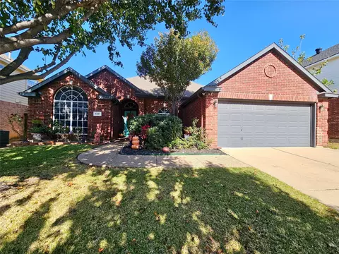 8381 Everglades Cir, Fort Worth, TX 76137
