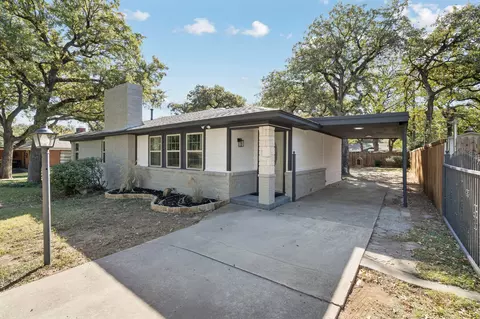 2160 Green Hill Cir, Fort Worth, TX 76112