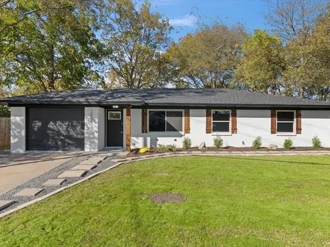 2005 E Leslie Ln, Sherman, TX 75090