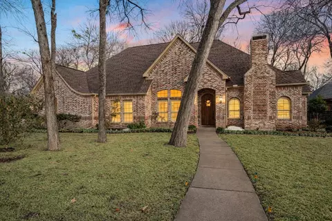 5908 Forest River Dr, Fort Worth, TX 76112