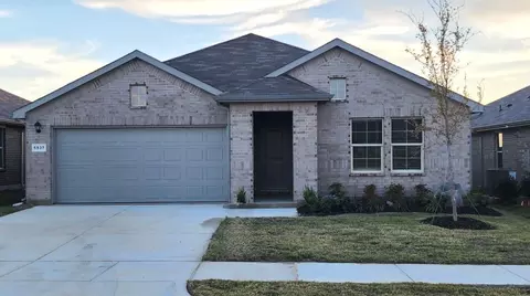 5537 Legends Way, Krum, TX 76249