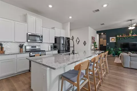 3816 Waldorf Dr, Denton, TX 76208