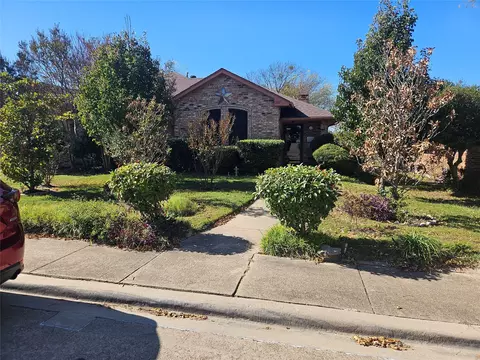 107 Larchbrook Dr, Desoto, TX 75115