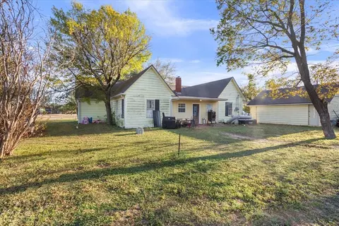 Exterior - 1601 E Texas Ave, Mart, TX 76664 photo 6 of 8