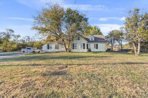 Exterior - 1601 E Texas Ave, Mart, TX 76664 photo 2 of 8