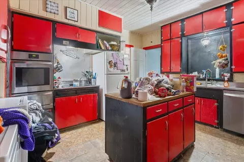 Kitchen - 1601 E Texas Ave, Mart, TX 76664 photo 2 of 2