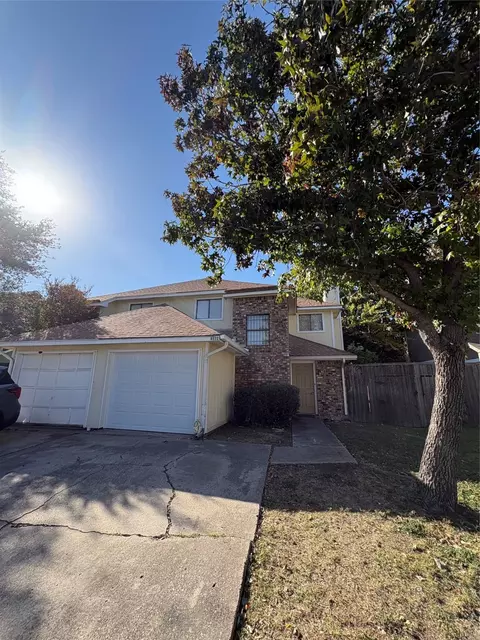 2609 Isbella Dr, Grand Prairie, TX 75052