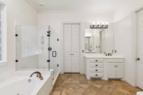 Bath - 803 Eagle Pass, Heath, TX 75032 photo 1 of 5