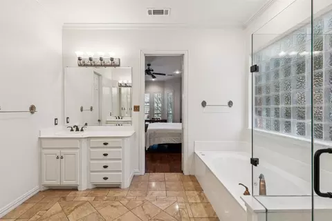 Bath - 803 Eagle Pass, Heath, TX 75032 photo 3 of 5