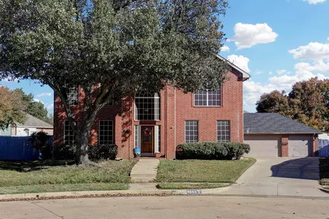 4863 Union Lake Dr, Fort Worth, TX 76137
