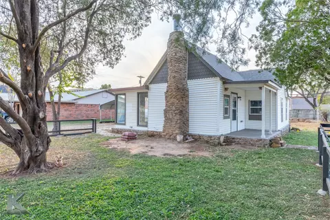 540 Chestnut St, Baird, TX 79504