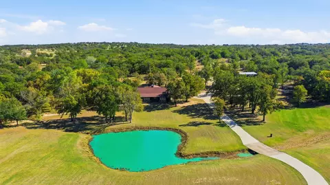 160 Falcon Dr, Weatherford, TX 76088
