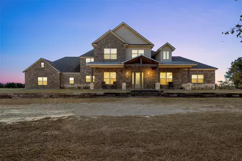 2370 Garrett Ln, China Spring, TX 76633