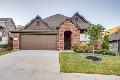 728 Long Iron Dr, Fort Worth, TX 76108