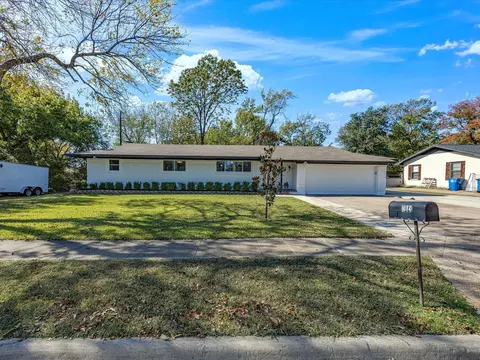 1103 Sunset Dr, Ennis, TX 75119