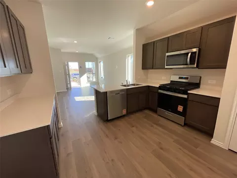 Kitchen - 541 Epiphany Ln, Lavon, TX 75166 photo 2 of 2