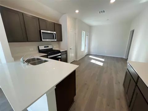 Kitchen - 541 Epiphany Ln, Lavon, TX 75166 photo 1 of 2