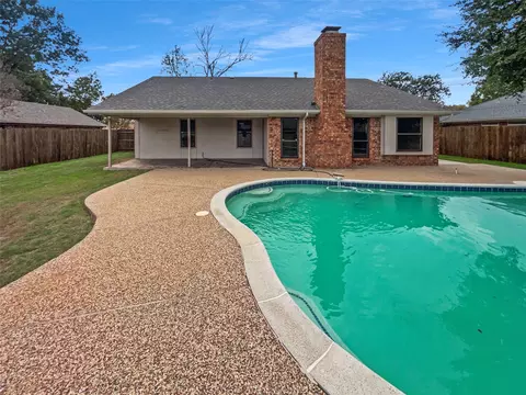 1209 Stonelake Dr, Cleburne, TX 76033