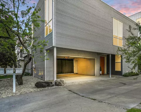 2325 Rusk Pl, Dallas, TX 75204