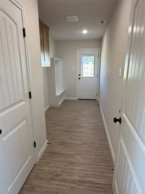Entry Way - 1012 Morgan Ct, Springtown, TX 76082 photo 2 of 2