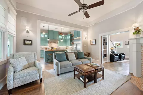 404 E Wall St, Grapevine, TX 76051 photo 18