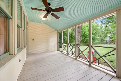 404 E Wall St, Grapevine, TX 76051 photo 37