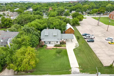 404 E Wall St, Grapevine, TX 76051 photo 2