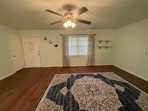 Living - 308 E 8th St, Kemp, TX 75143 photo 2 of 3