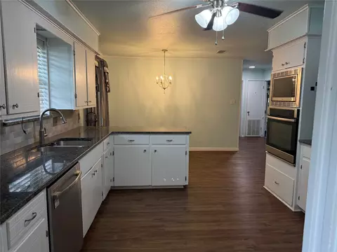 Kitchen - 308 E 8th St, Kemp, TX 75143 photo 6 of 6