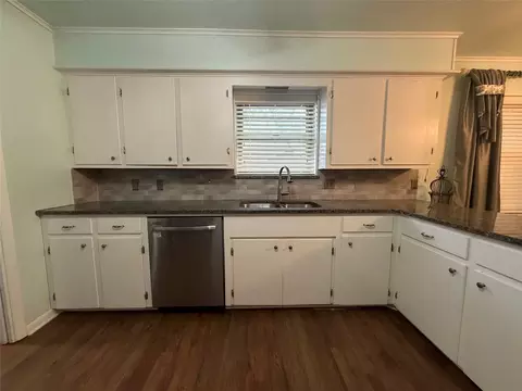 Kitchen - 308 E 8th St, Kemp, TX 75143 photo 2 of 6
