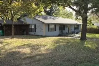 Exterior - 308 E 8th St, Kemp, TX 75143 photo 3 of 4