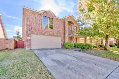 2012 Kings Forest Dr, Heartland, TX 75126