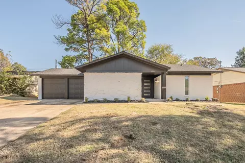 Exterior - 1006 N Ector Dr, Euless, TX 76039 photo 2 of 8