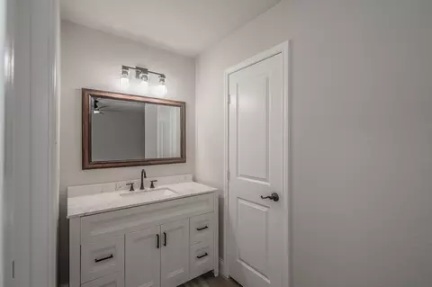 Bath - 1006 N Ector Dr, Euless, TX 76039 photo 1 of 5