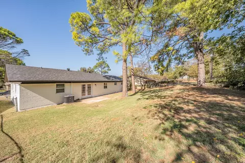 Exterior - 1006 N Ector Dr, Euless, TX 76039 photo 6 of 8