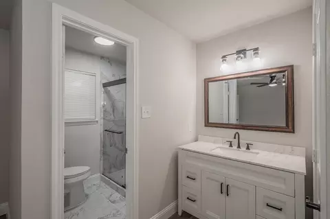Bath - 1006 N Ector Dr, Euless, TX 76039 photo 2 of 5